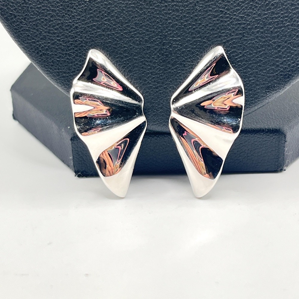 Vintage MONET Silver Tone Fan Wing Leaf Clip-On Earrings